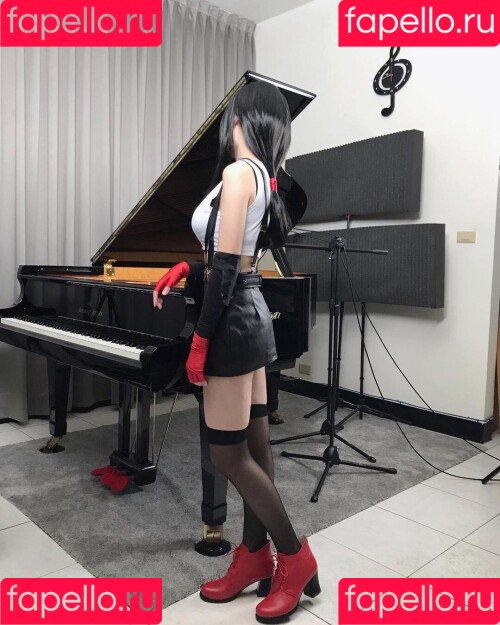 Ru’s Piano Onlyfans Photo Gallery 