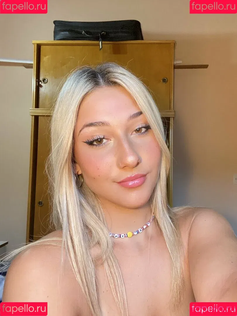 Yami Sanchez Onlyfans Photo Gallery 