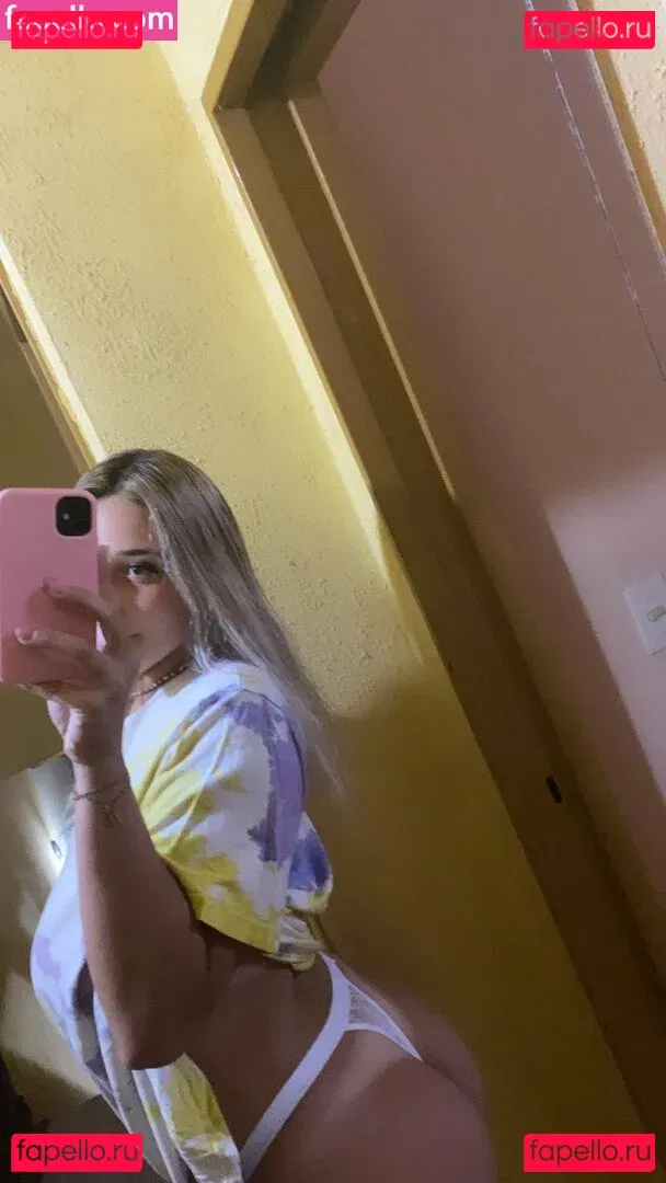 Yami Sanchez Onlyfans Photo Gallery 