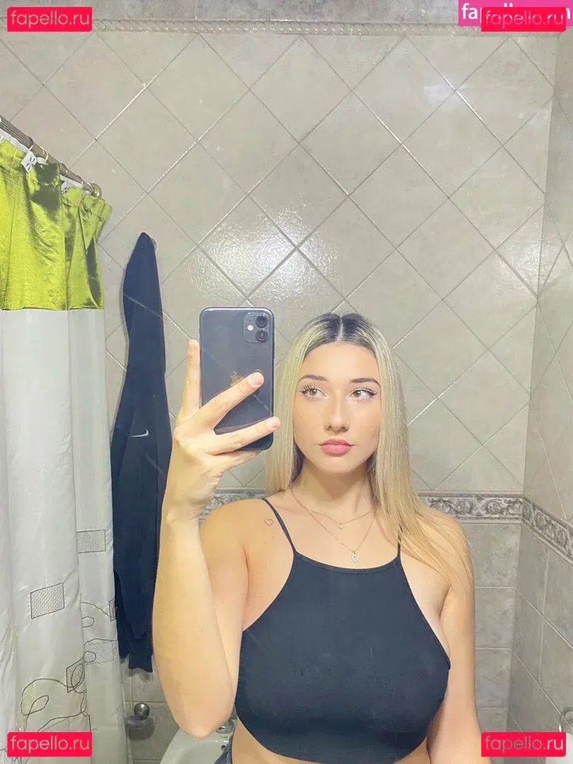 Yami Sanchez Onlyfans Photo Gallery 