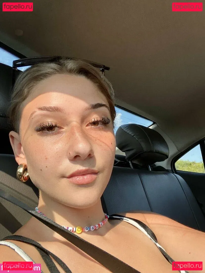 Yami Sanchez Onlyfans Photo Gallery 