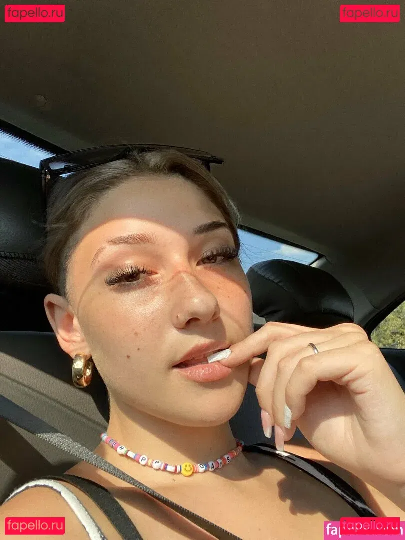 Yami Sanchez Onlyfans Photo Gallery 