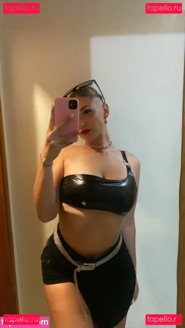 Yami Sanchez Onlyfans Photo Gallery 