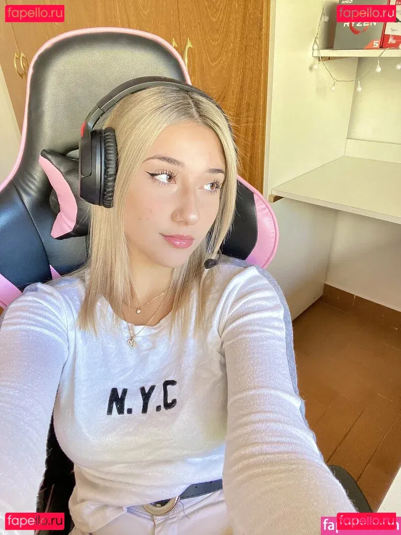 Yami Sanchez Onlyfans Photo Gallery 