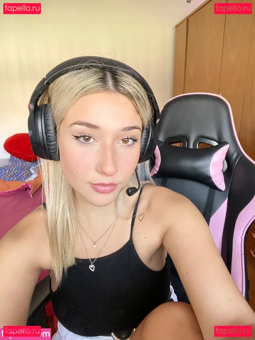 Yami Sanchez Onlyfans Photo Gallery 