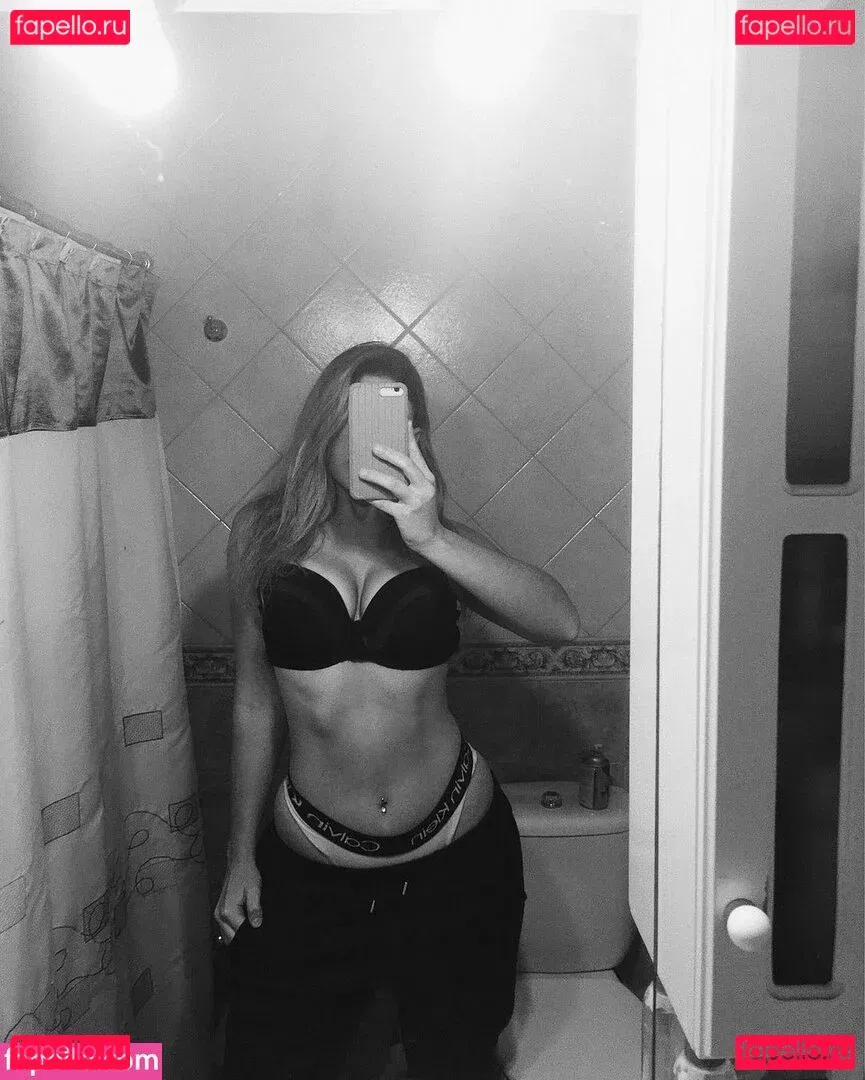 Yami Sanchez Onlyfans Photo Gallery 