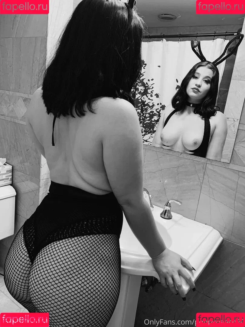 poppypeach20 Onlyfans Photo Gallery 