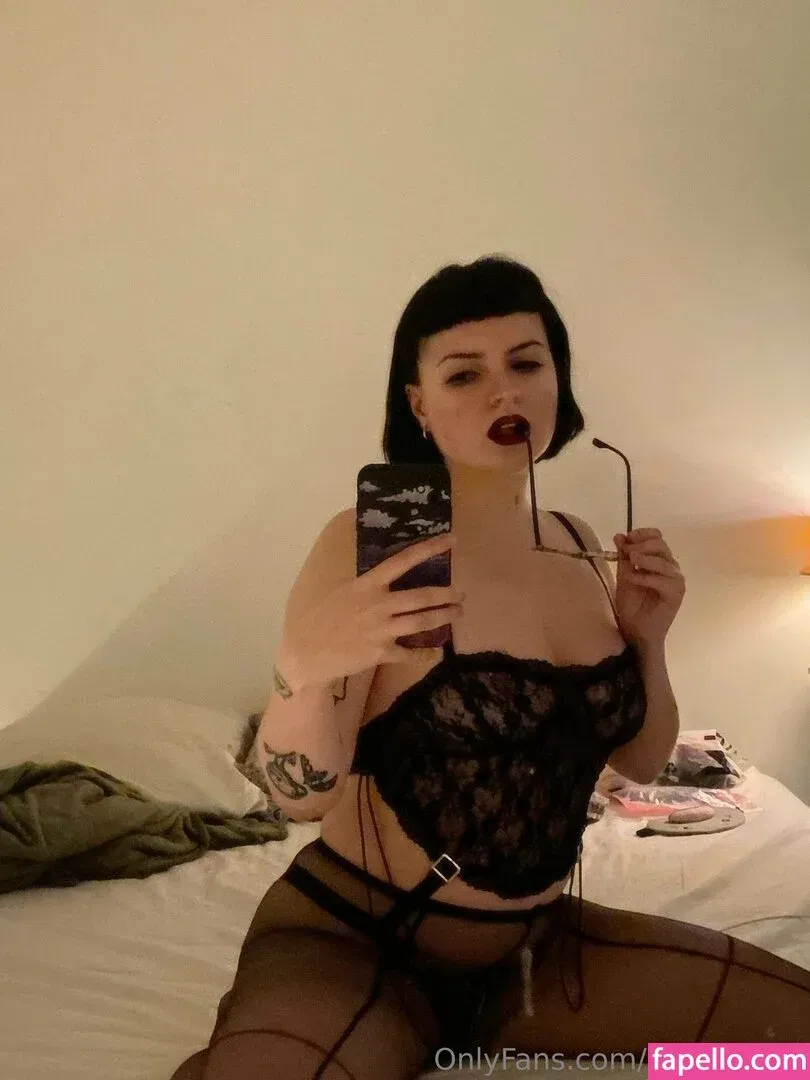 rue696969 Onlyfans Photo Gallery 