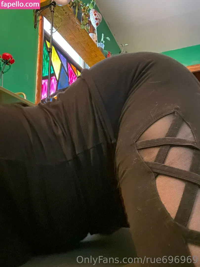 rue696969 Onlyfans Photo Gallery 