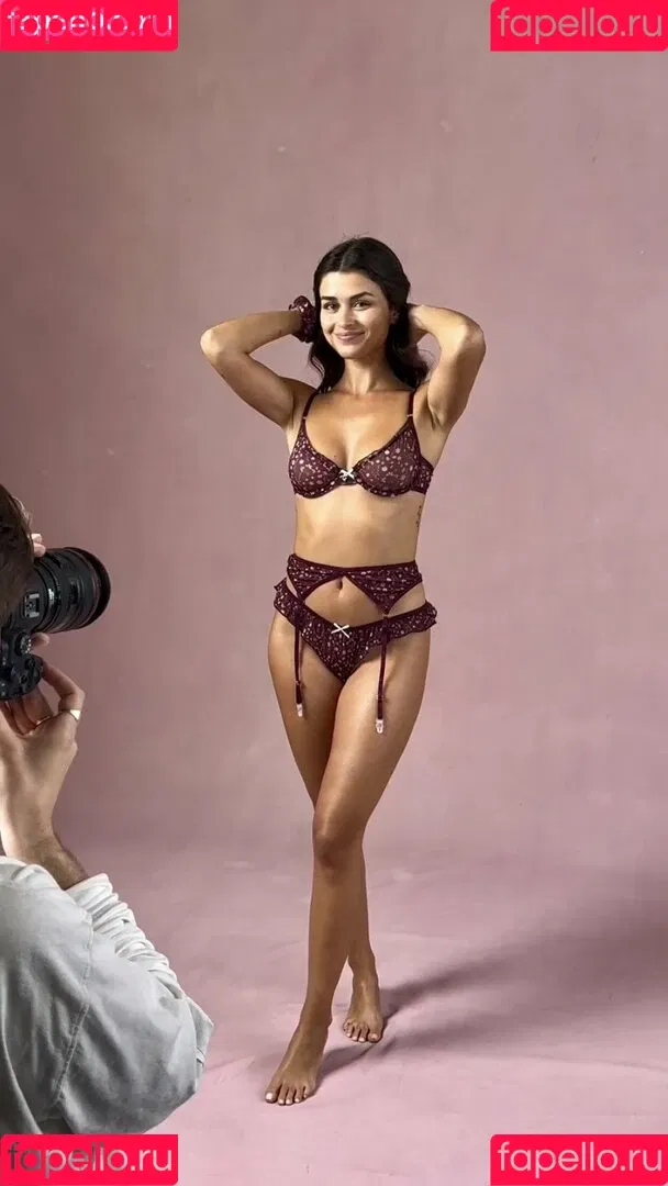 Luisinha Oliveira Onlyfans Photo Gallery 