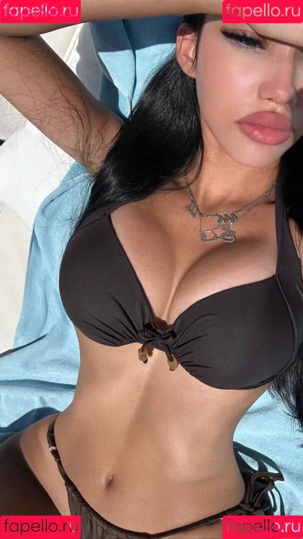 Naribnb Onlyfans Photo Gallery 