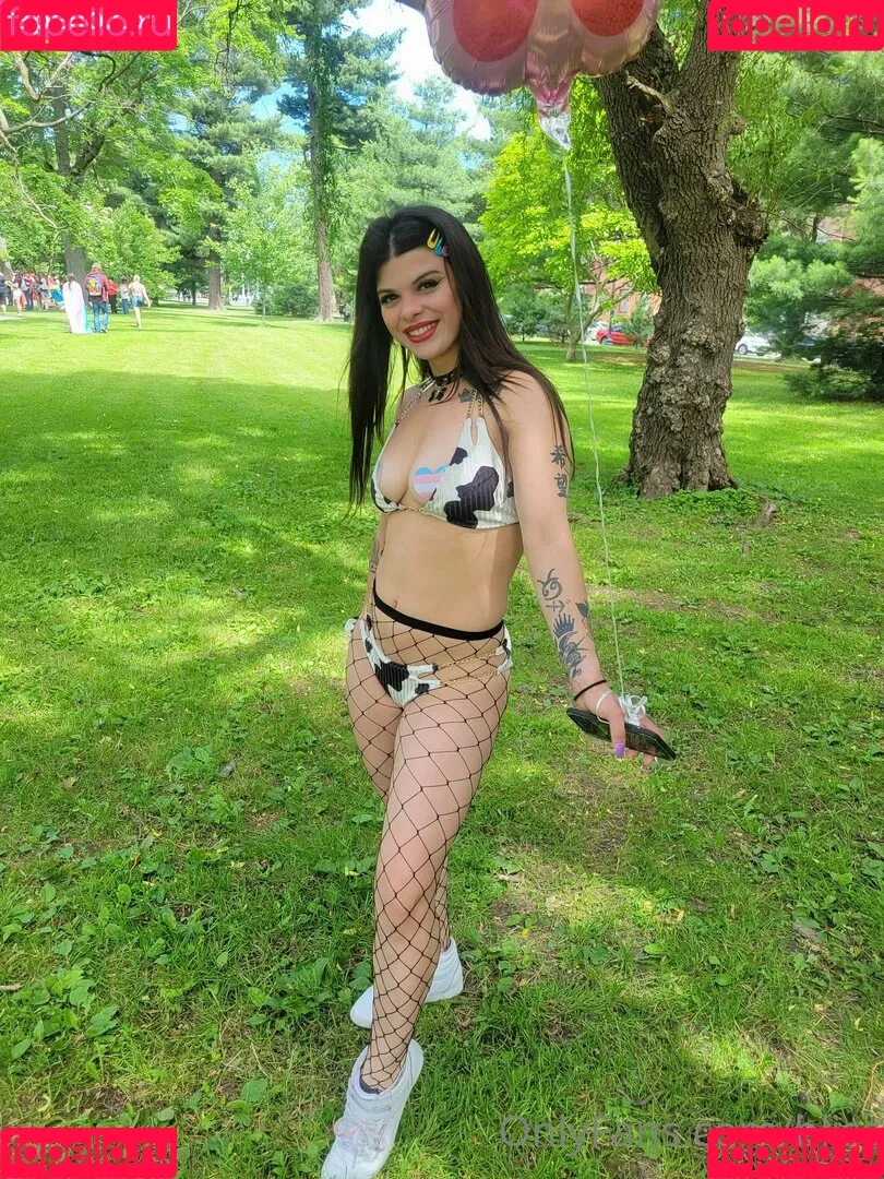 cagegirl15 Onlyfans Photo Gallery 