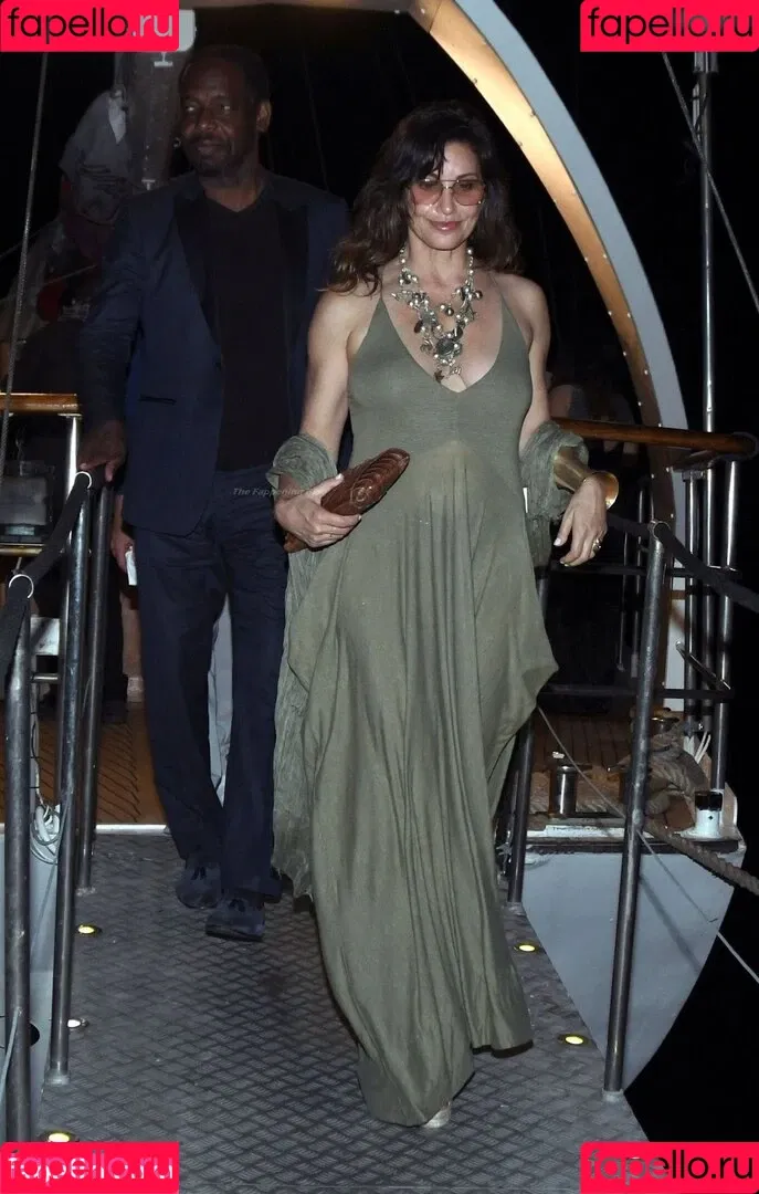 Gina Gershon Onlyfans Photo Gallery 