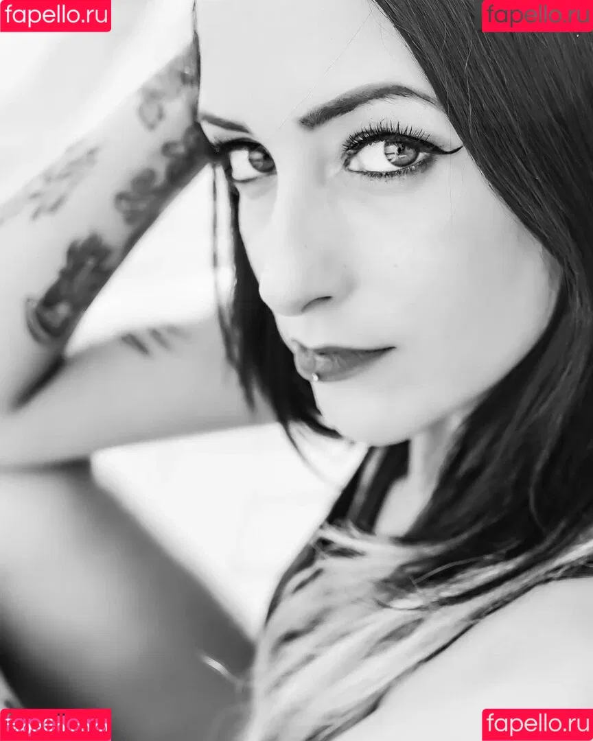 SlinaK Onlyfans Photo Gallery 