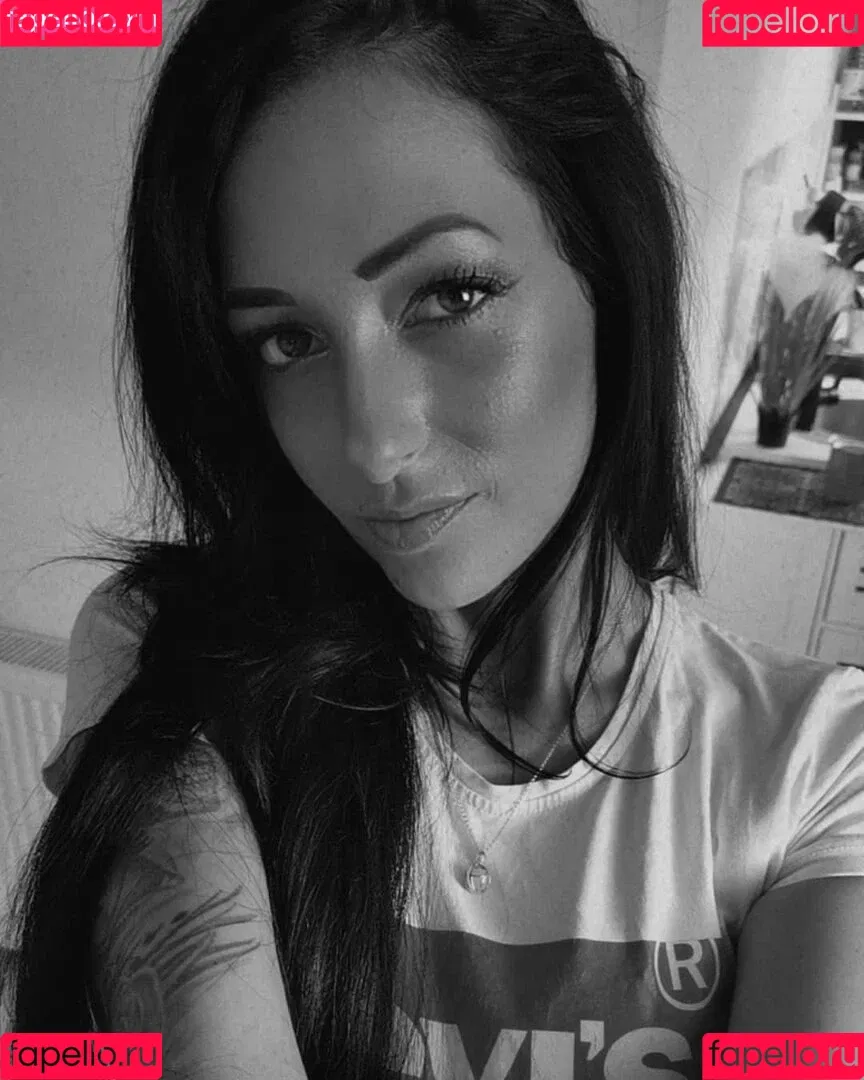 SlinaK Onlyfans Photo Gallery 