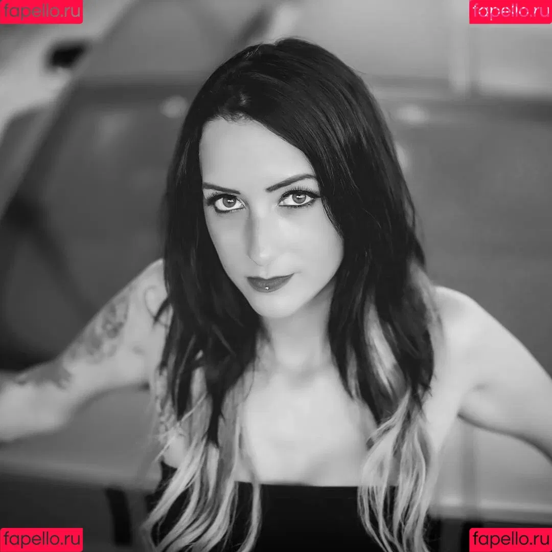 SlinaK Onlyfans Photo Gallery 