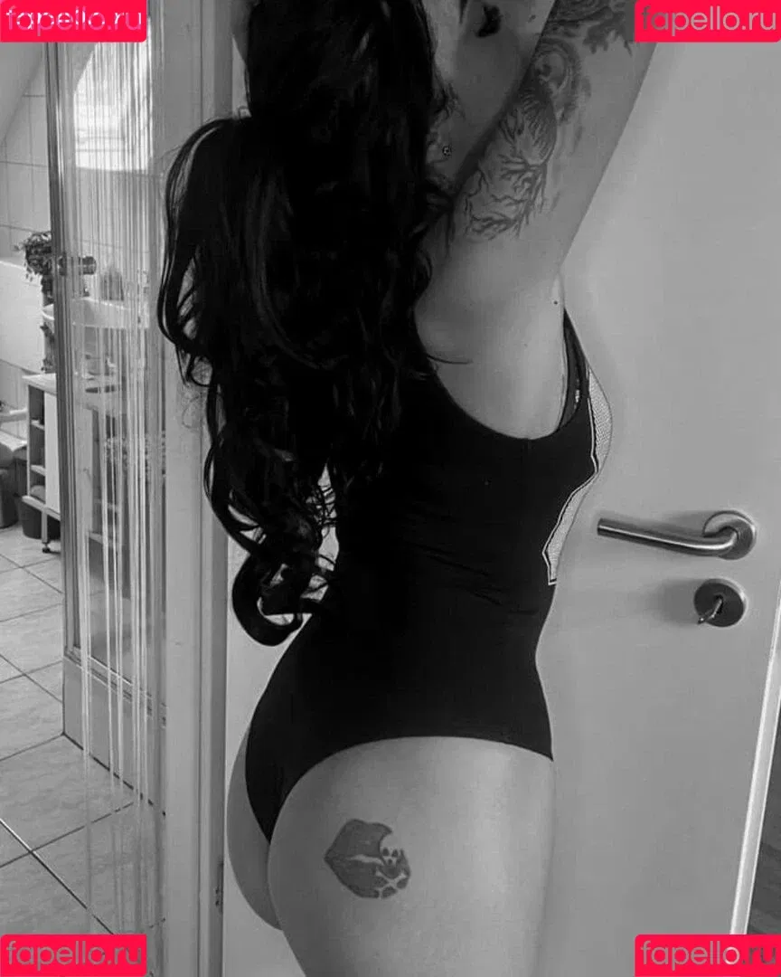 SlinaK Onlyfans Photo Gallery 