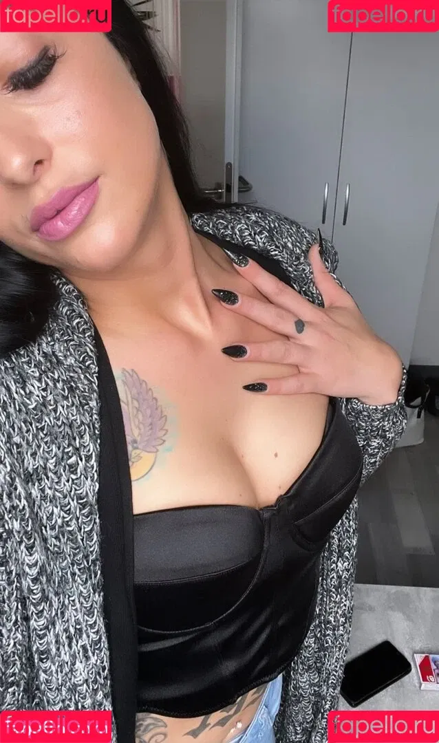 SlinaK Onlyfans Photo Gallery 