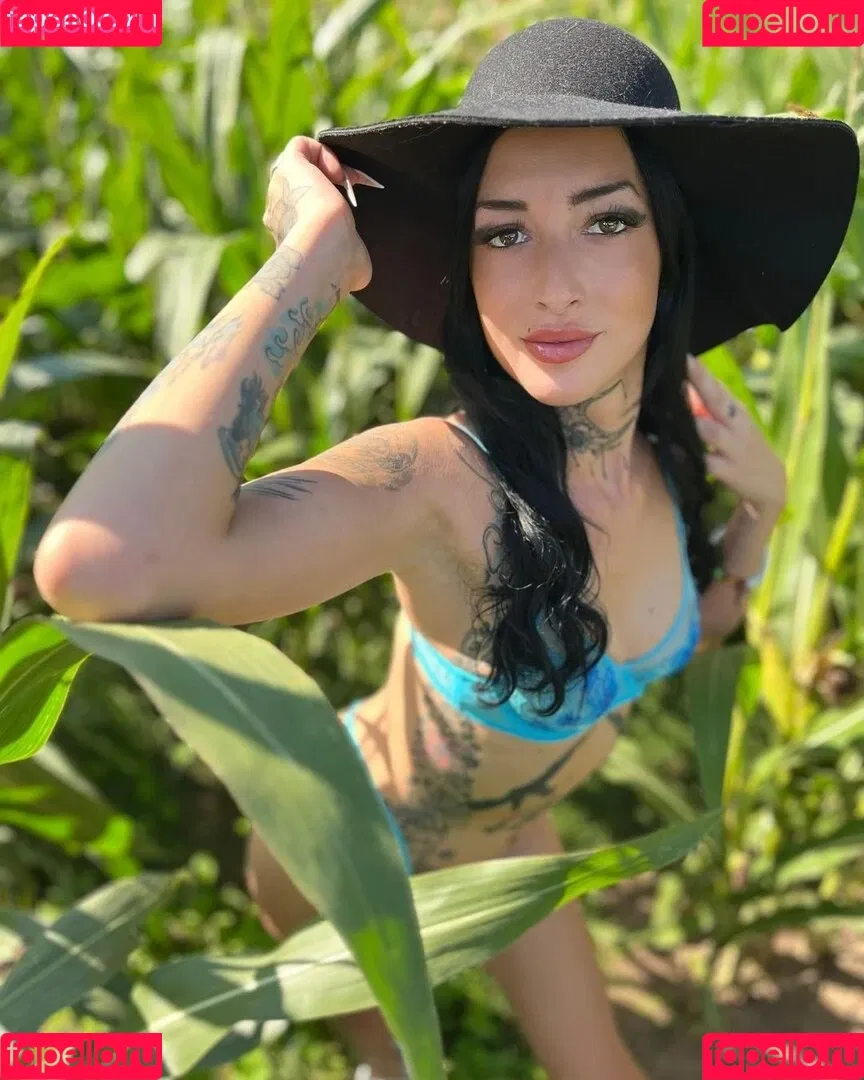 SlinaK Onlyfans Photo Gallery 