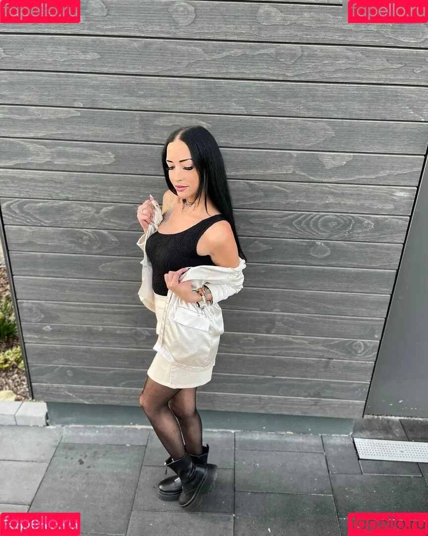 SlinaK Onlyfans Photo Gallery 