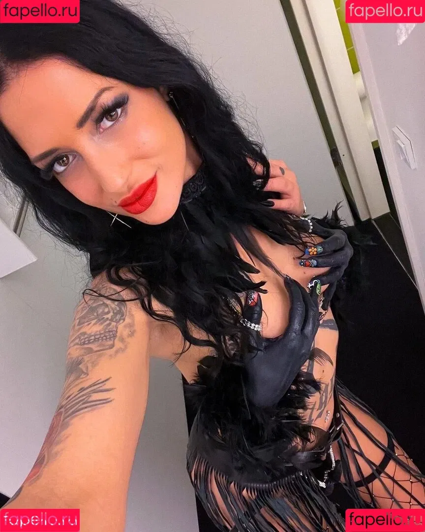 SlinaK Onlyfans Photo Gallery 