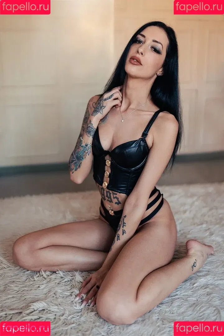 SlinaK Onlyfans Photo Gallery 