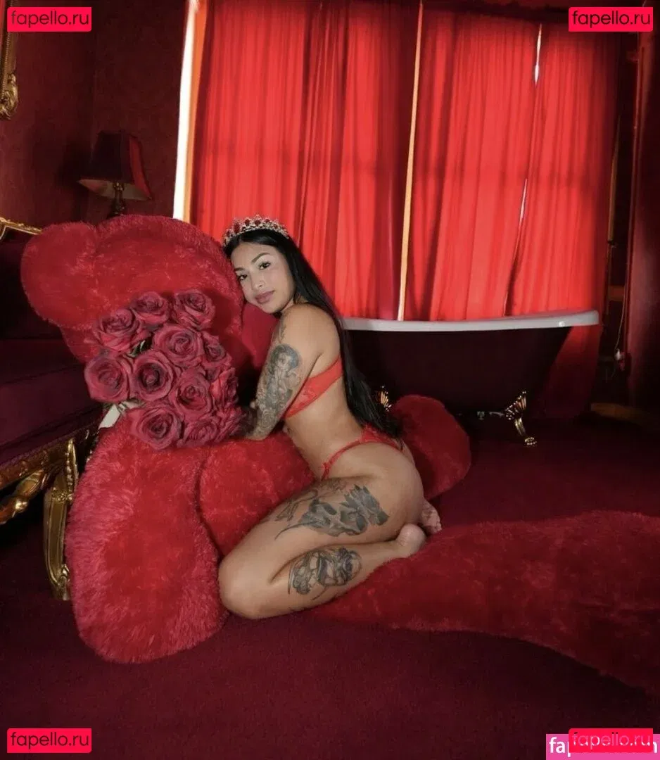 Isla Moon Onlyfans Photo Gallery 