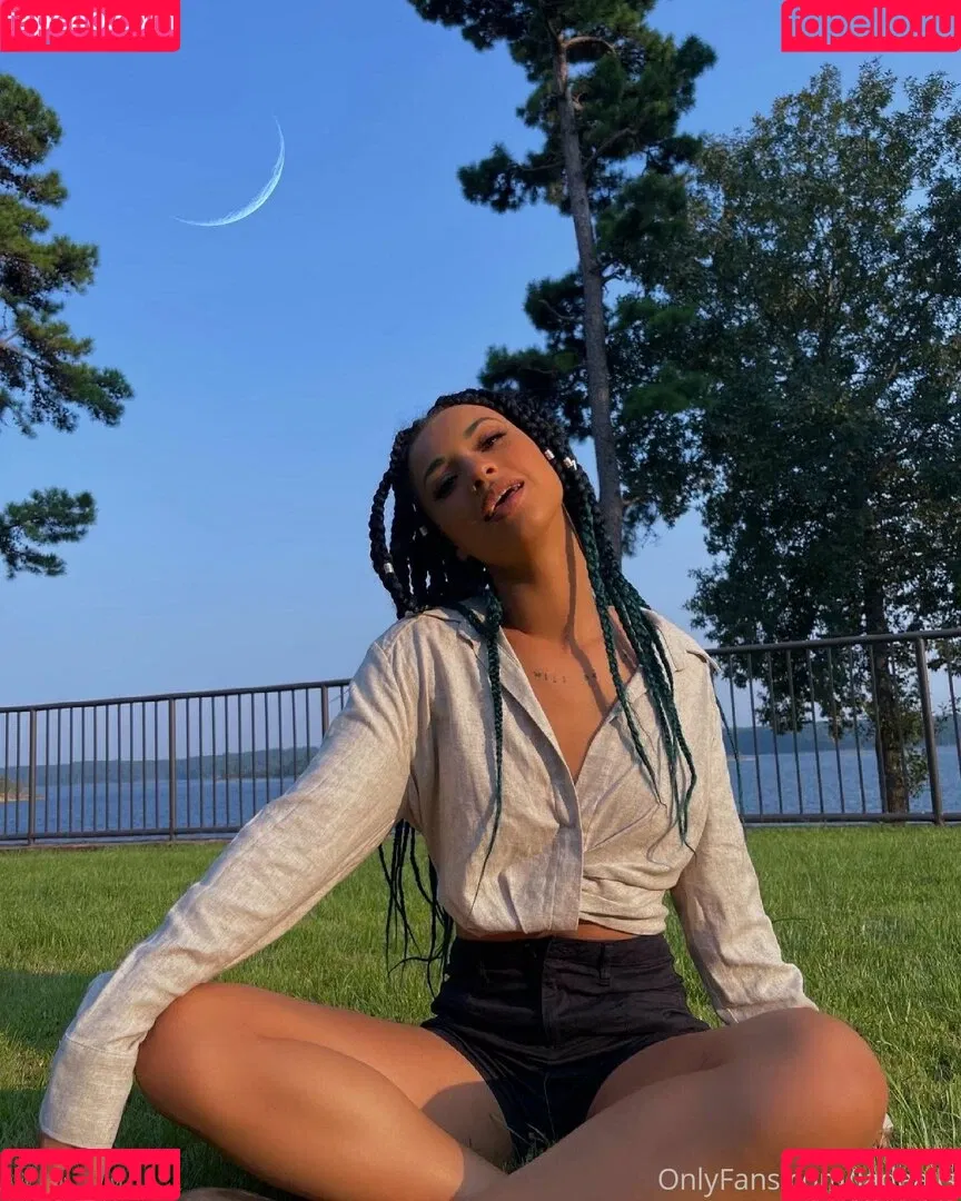 jadealis Onlyfans Photo Gallery 