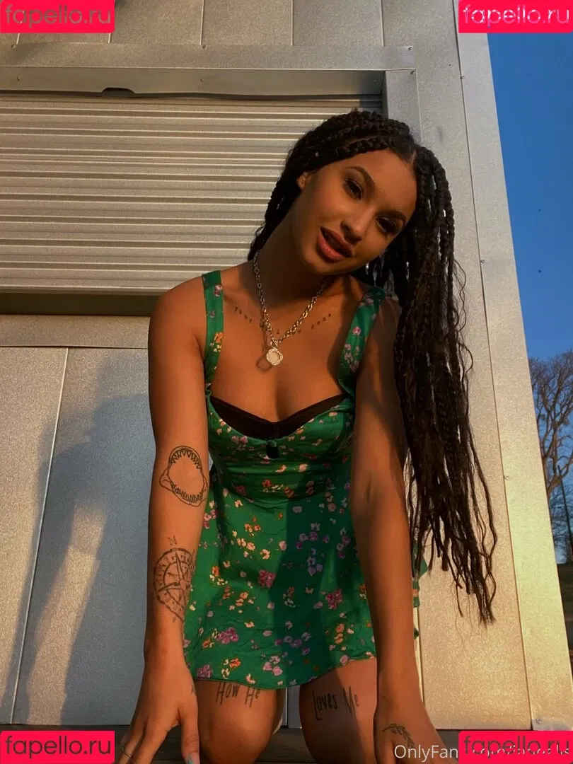 jadealis Onlyfans Photo Gallery 