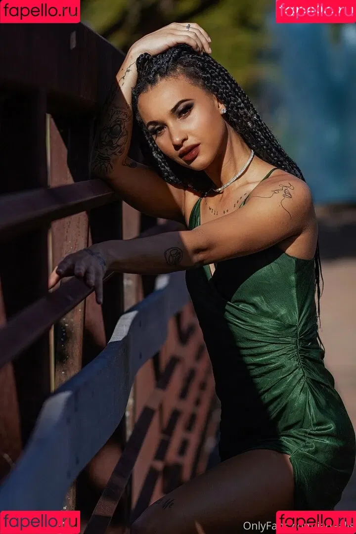 jadealis Onlyfans Photo Gallery 