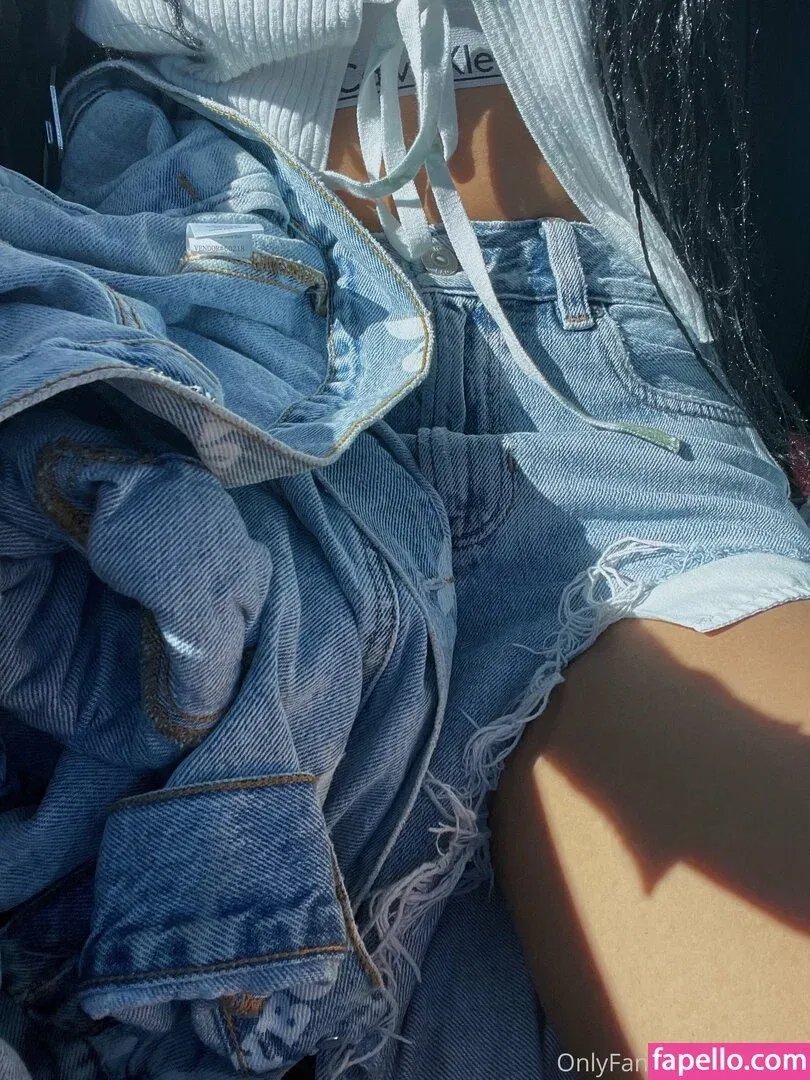 jadealis Onlyfans Photo Gallery 