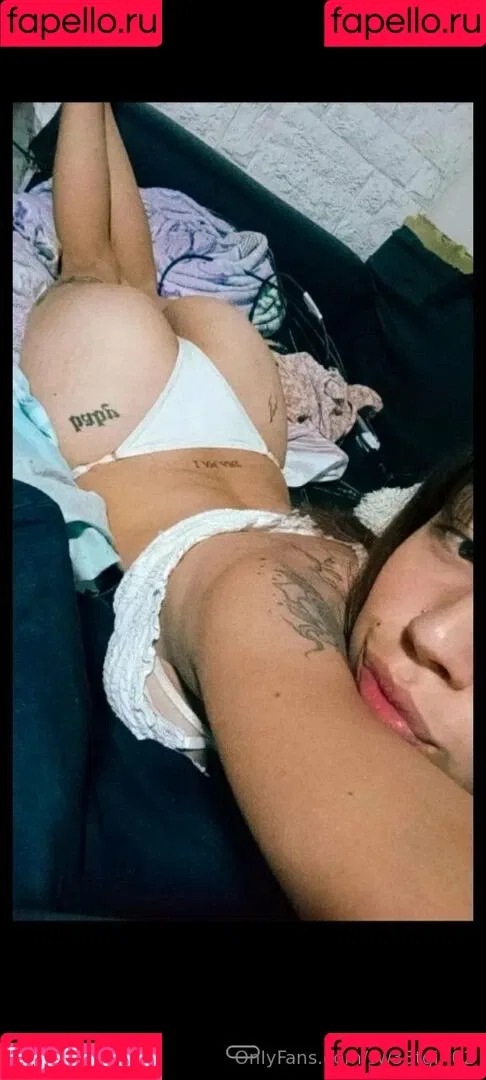 sw33tgirl02 Onlyfans Photo Gallery 