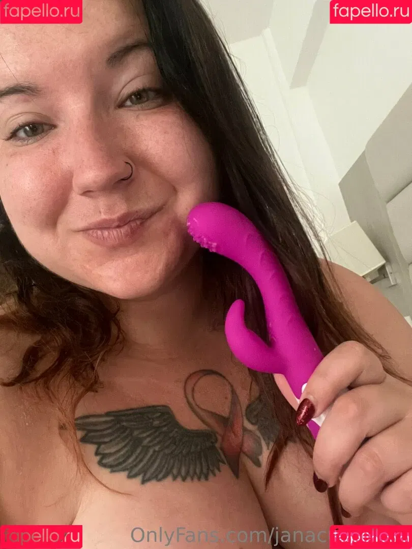 janacurvyfree Onlyfans Photo Gallery 