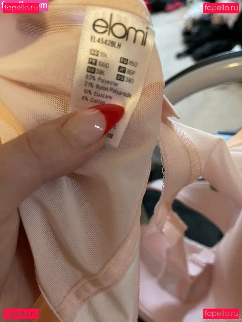 bustyvicky38 Onlyfans Photo Gallery 