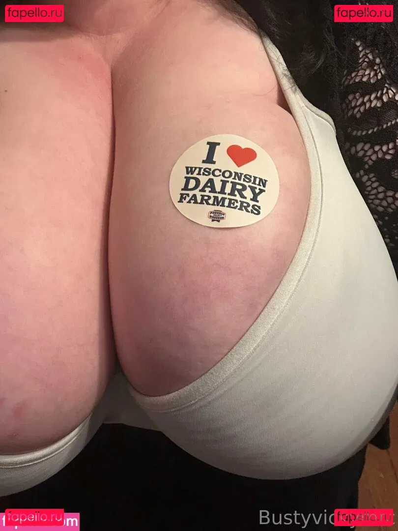 bustyvicky38 Onlyfans Photo Gallery 