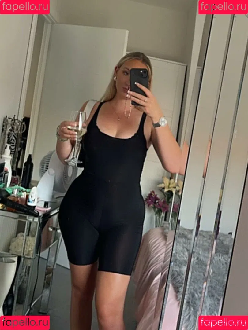 Holly Flintham Onlyfans Photo Gallery 