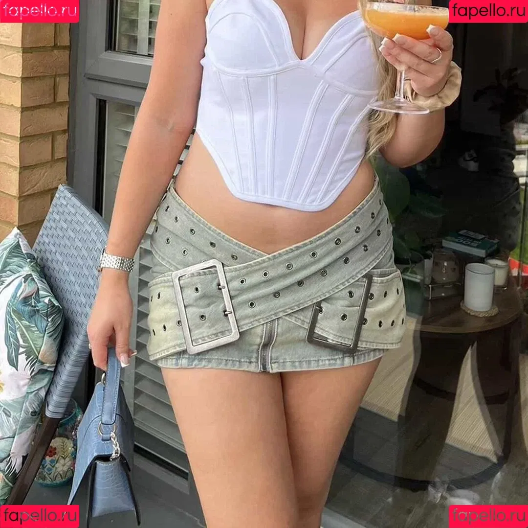 Holly Flintham Onlyfans Photo Gallery 