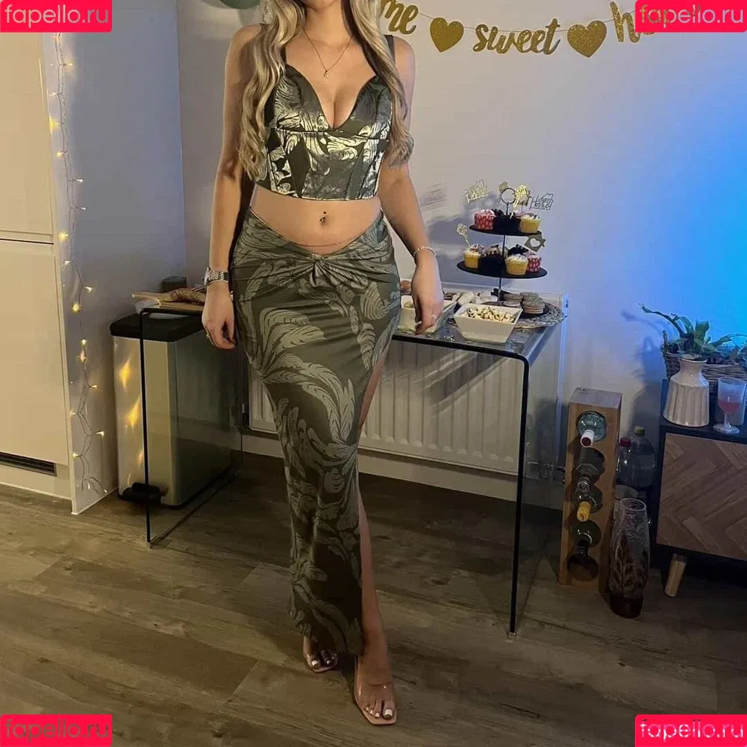 Holly Flintham Onlyfans Photo Gallery 