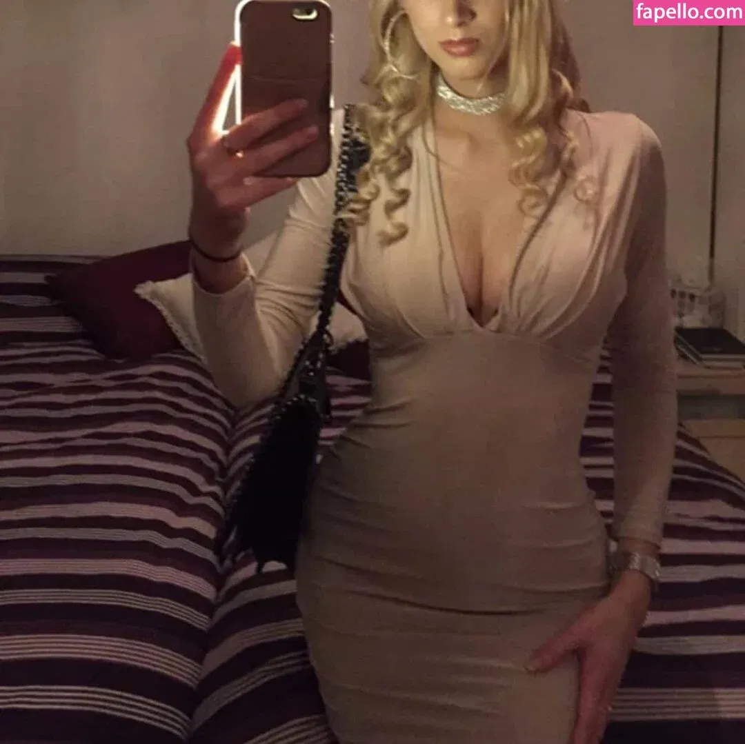 Holly Flintham Onlyfans Photo Gallery 