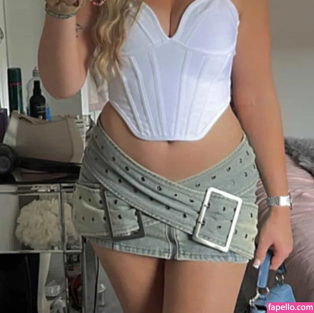 Holly Flintham Onlyfans Photo Gallery 