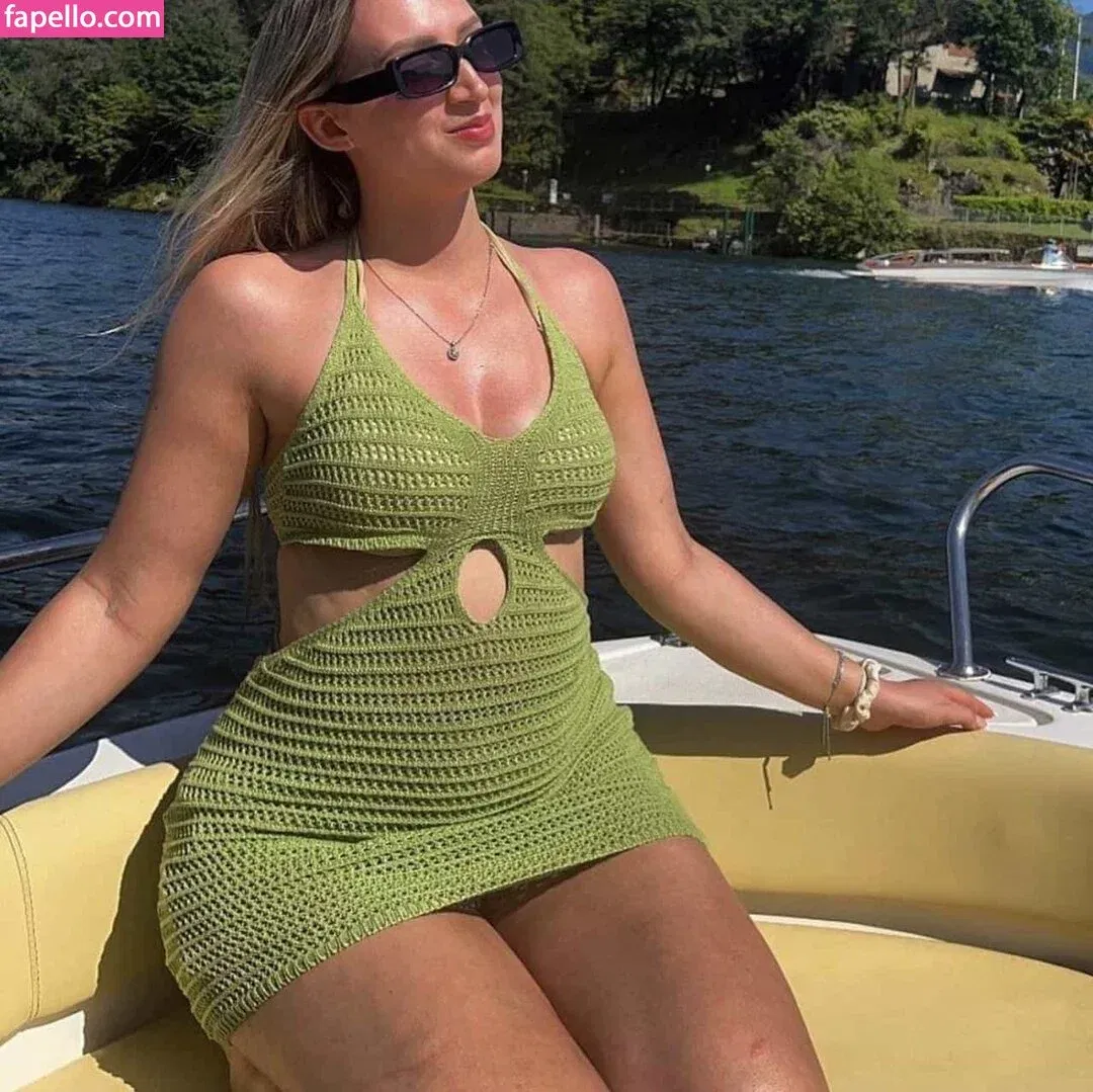 Holly Flintham Onlyfans Photo Gallery 