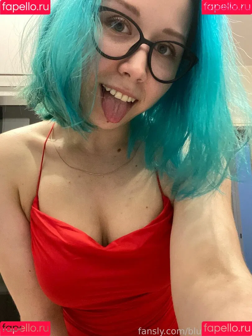 Blue_Mooncat Onlyfans Photo Gallery 
