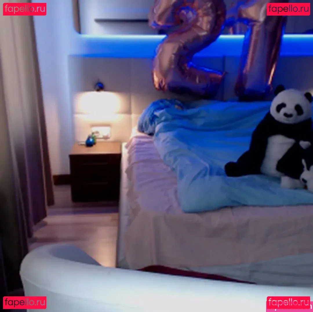 Blue_Mooncat Onlyfans Photo Gallery 