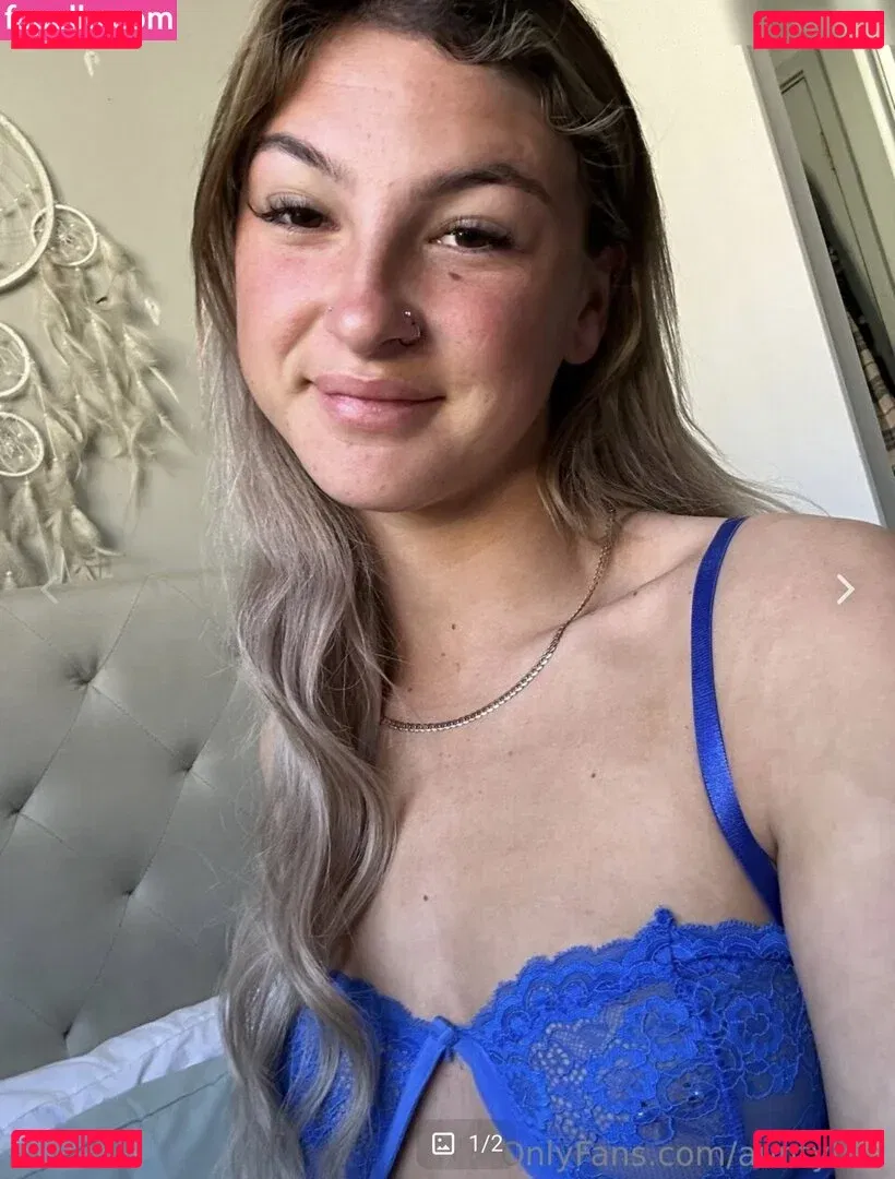 auntybre Onlyfans Photo Gallery 