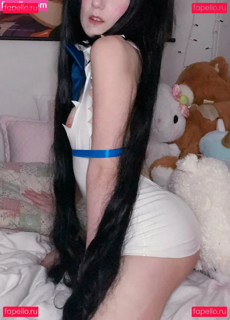 sluttytsundere Onlyfans Photo Gallery 