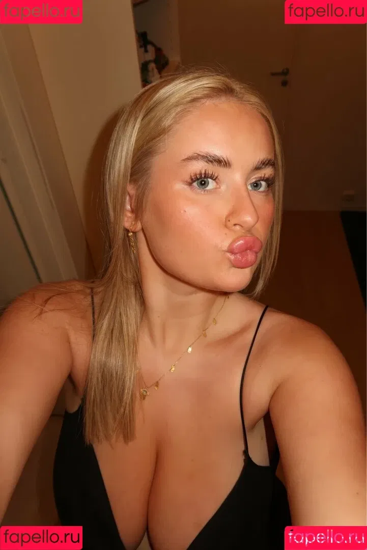 annabyknudsen Onlyfans Photo Gallery 