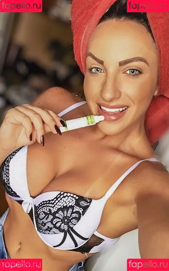 Thais Garcia Onlyfans Photo Gallery 