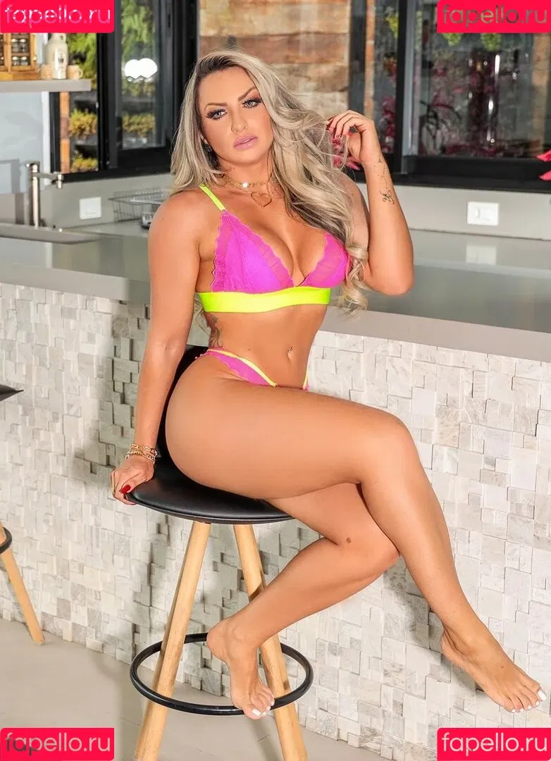 Thais Garcia Onlyfans Photo Gallery 