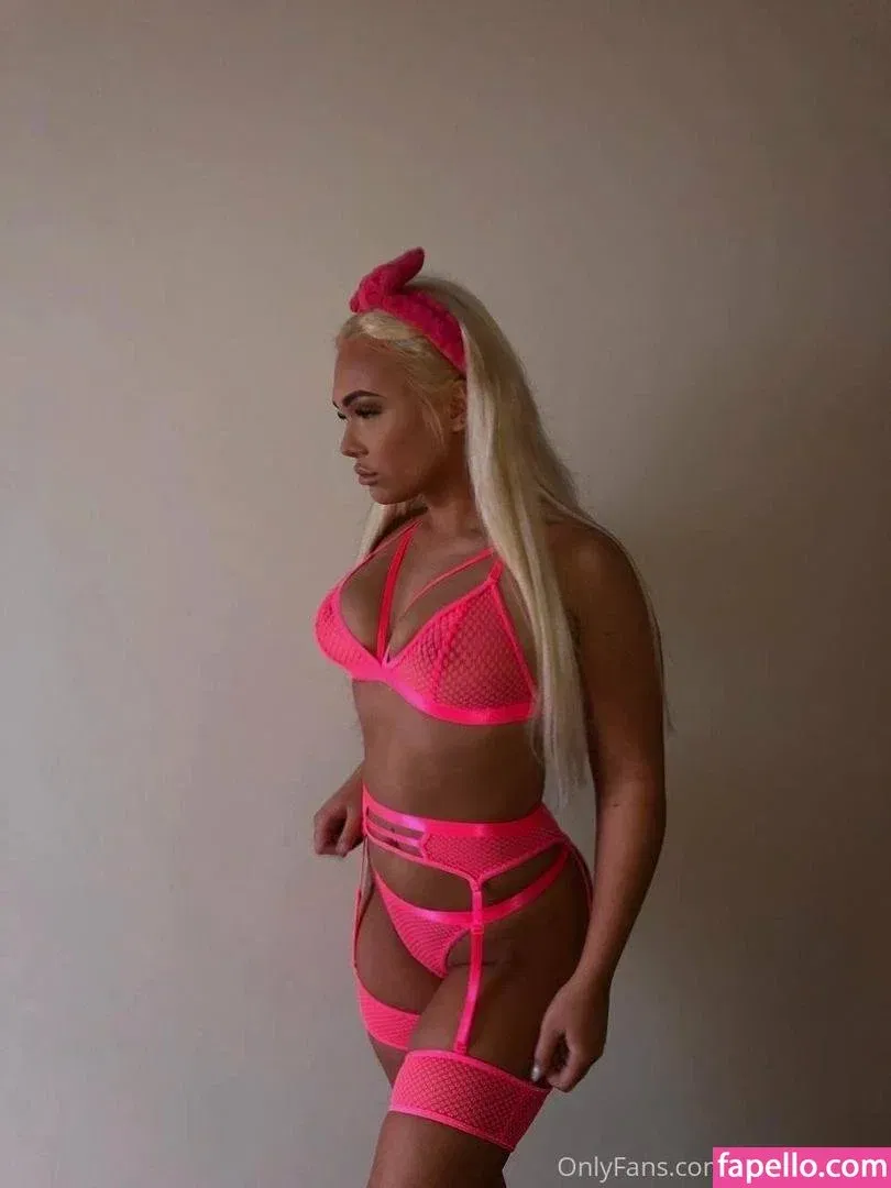 golden.babe Onlyfans Photo Gallery 