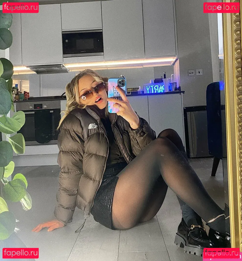 Kiera Bridget Onlyfans Photo Gallery 